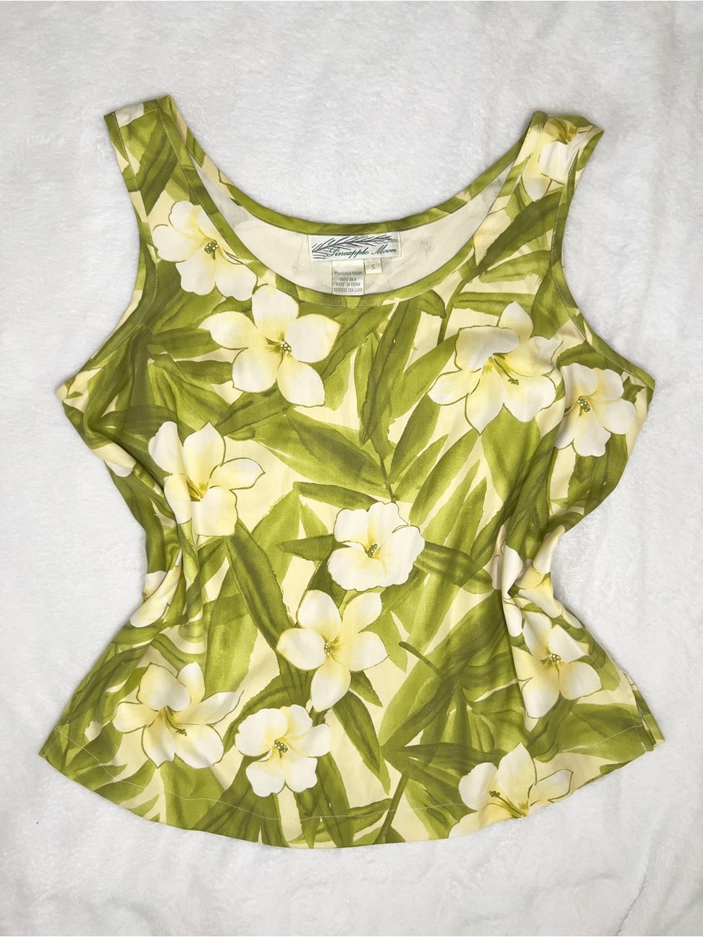 Pineapple Moon Green and Cream Floral Scoop Neck Tank